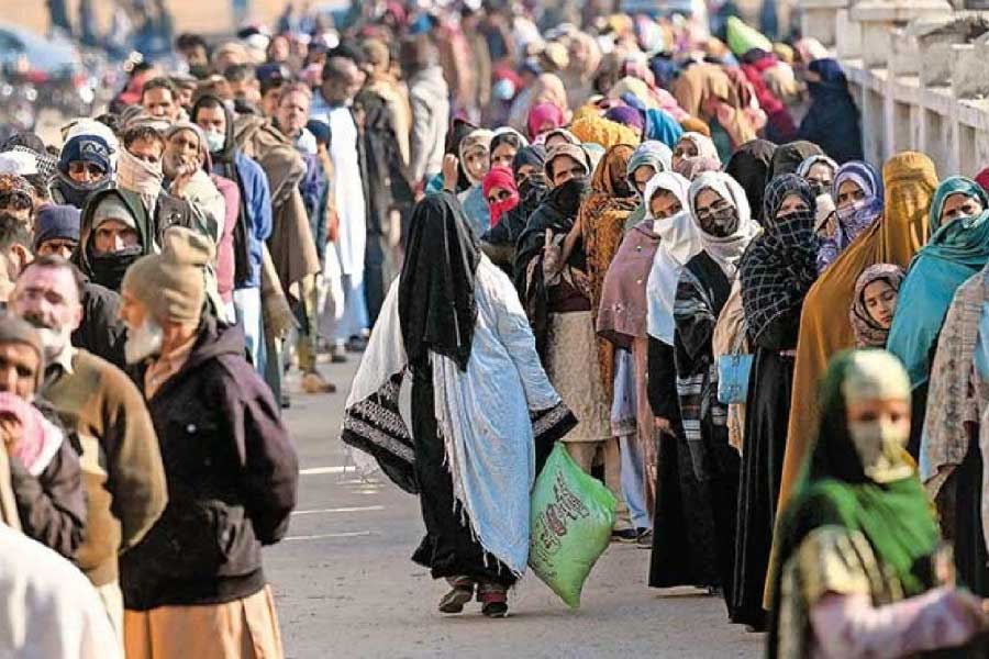 Economic crisis in Pakistan is turning the country into a zombie state.