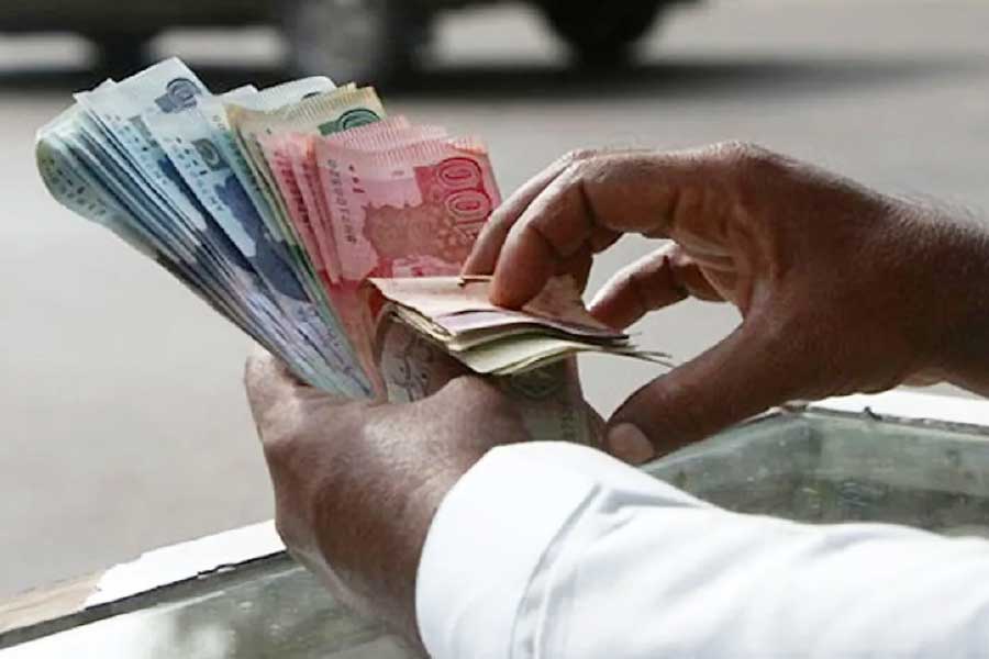 Economic crisis in Pakistan is turning the country into a zombie state.