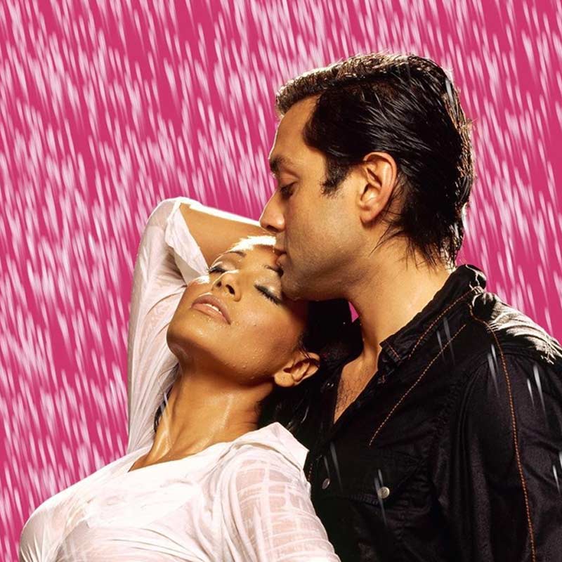 কিন্তু বক্স অফিসে মুখ থুবড়ে পড়ে ‘বরসাত’। তার পর বহু হিন্দি ছবিতে অভিনয় করলেও ইন্ডাস্ট্রিতে আর আগের জায়গা ফিরে পাননি ববি।