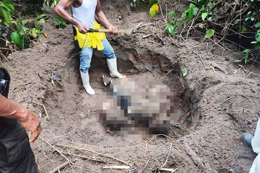 নিখোঁজ হওয়ার তিন দিন পর দেহ উদ্ধার হয় তিন তরুণীর। ইকুয়েডরের কুইনিন্ডে এলাকার পাশ দিয়ে বয়ে গিয়েছে এসমেরালডাস নদী। নদী থেকে মাছ ধরে নিজেদের বাড়িতে ফিরছিলেন এক দল জেলে।