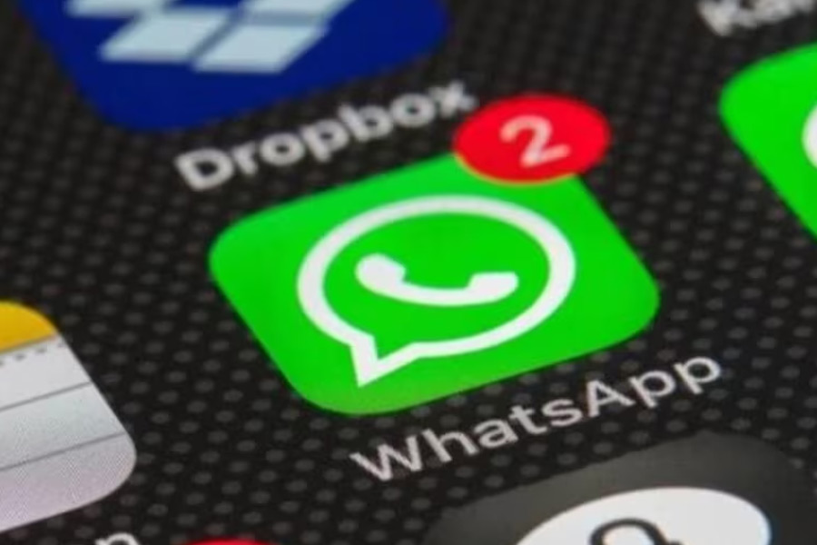 ডেনিসের ফোন ঘেঁটেও চমকে যায় পুলিশ। নায়েলি যে সময় তাঁর বোনকে মেসেজ পাঠিয়েছিল, একই সময়ে ডেনিস তাঁর বিপদের আশঙ্কার কথা জানিয়ে তাঁর এক বন্ধুকে মেসেজ করেন।