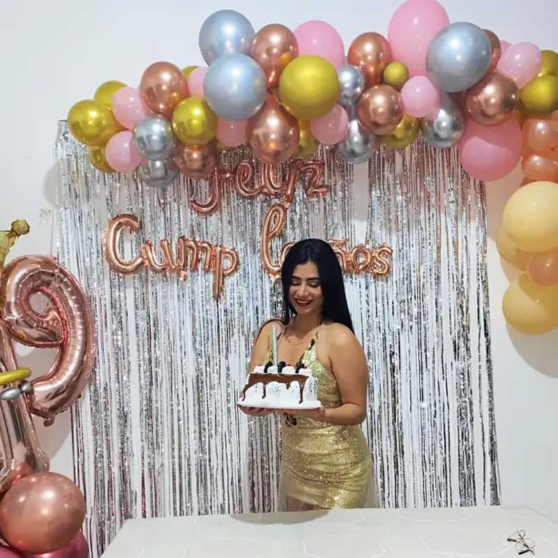 ২ তরুণীর মৃত্যুর জন্য কে বা কারা দায়ী, তার খোঁজ মেলেনি। তাঁদের মৃত্যু ঘিরে ক্রমেই ঘনাচ্ছে রহস্য। তল্লাশি চালিয়ে পুলিশ জানতে পারে যে, সান্টো ডোমিঙ্গোয় জন্মালেও কুইটোয় থাকতেন নায়েলি।