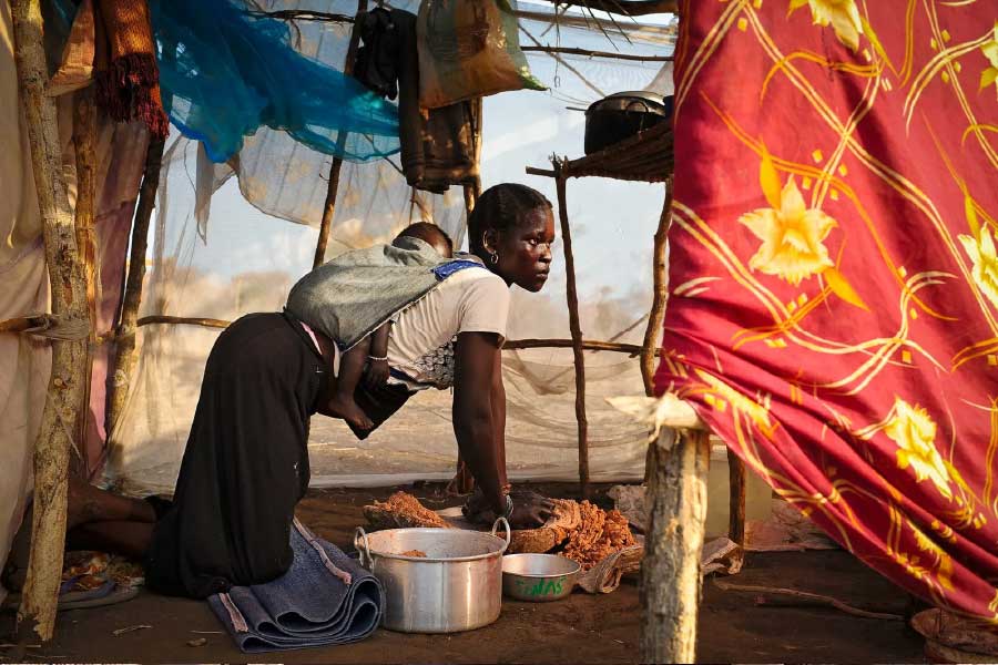 বশিরকে ক্ষমতা থেকে সরানোর পর সেনা এবং আধাসেনার মধ্যে চুক্তি হয়। সেনা এবং গণতন্ত্রপন্থী রাজনৈতিক দলগুলির প্রতিনিধিদের নিয়ে তৈরি হয় অন্তর্বর্তিকালীন সরকার।