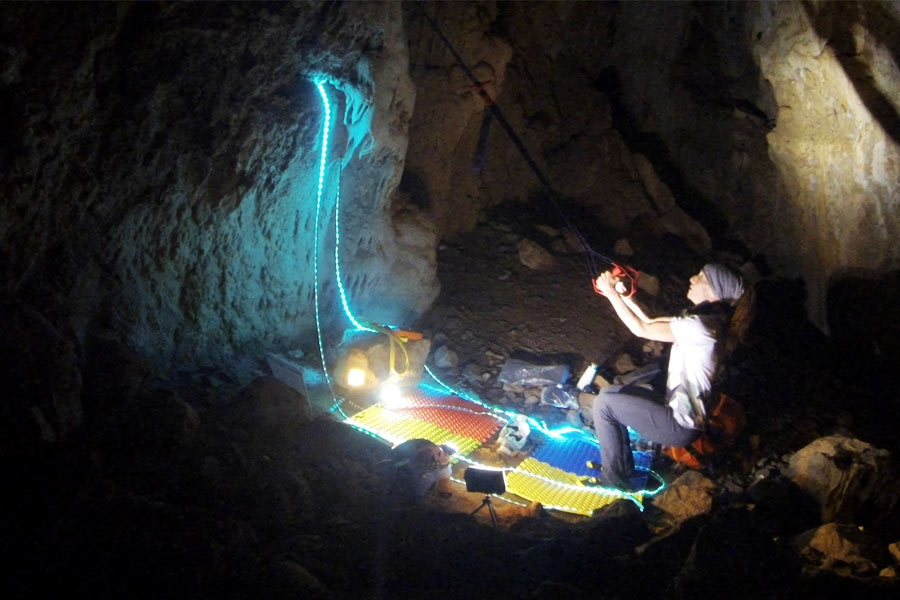 গুহায় কাটানো ৫০০ দিন বর্হিবিশ্ব থেকে যোগাযোগ ছিন্ন রেখেছিলেন ৫০ বছর বয়সি ফ্ল্যামিনি।