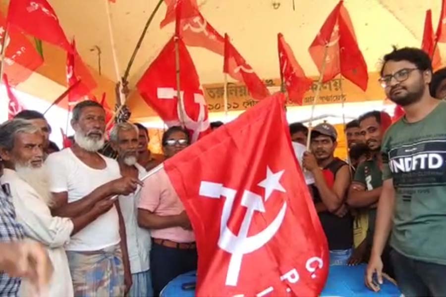 More than 100 families joined CPM after leaving TMC and BJP.