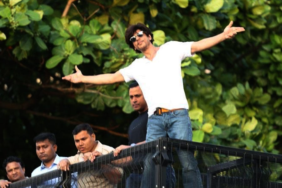 image of bollywood actor Shah Rukh Khan