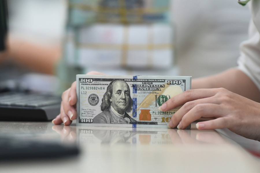 De-Dollarization may promote Indian Rupee for global trade.