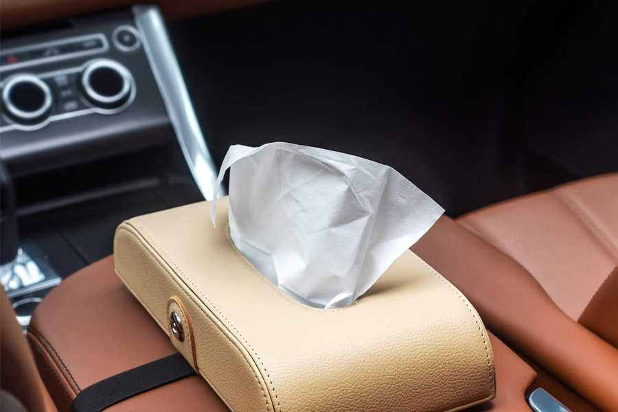 ইন্টারলকিং পদ্ধতিতে যে ভাবে শিটগুলি জুড়ে দেওয়া হয়েছিল তা আবার খুলে দেওয়া হয়। তৈরি হয়ে যায় ফেসিয়াল টিস্যু। সব শেষে এই টিস্যুগুলি বাক্সে ভরে কারখানা থেকে দেশের বিভিন্ন প্রান্তে পাঠানো হয়।