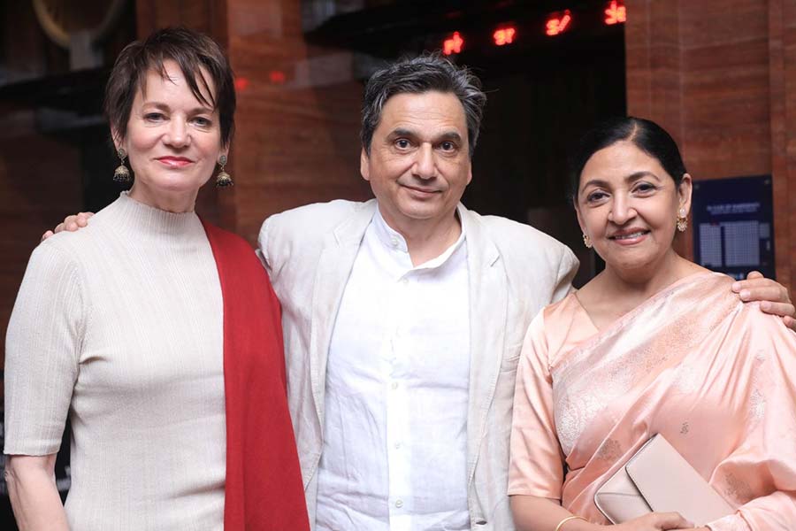 Photo of cast and crew of the movie Mother Teresa and Me