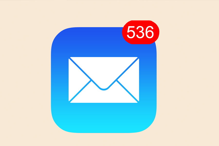 এর পর ওই অ্যাকাউন্টে ক্লদিয়ার নগ্ন ছবি পাঠানোর আবেদন জানান অনেক পুরুষ। ছবির পরিবর্তে‌ বহু টাকার প্রস্তাবও দেওয়া হয়। অ্যাকাউন্ট থেকে পোস্ট করা ক্লদিয়ার ছবিতে অনেকে মন্তব্যও করেন।