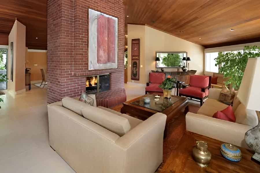 Luxurious house owned by Google CEO Sundar Pichai in California.