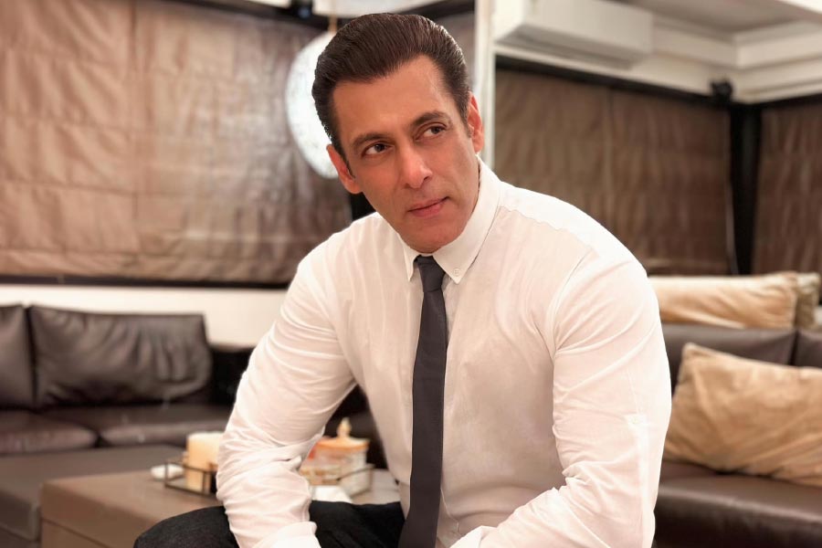 ইদের মরসুম মানেই প্রেক্ষাগৃহে ‘ভাইজানের’ ছবি মুক্তি। ২০০৯ সালে ‘ওয়ান্টে়ড’ মুক্তি পাওয়ার পর প্রতি বছর ইদ উপলক্ষে সলমন খানের ছবি মুক্তি পাওয়া যেন একটি রেওয়াজে পরিণত হয়ে গিয়েছে। যদিও অতিমারির কারণে গত বছর ইদের সময় বড় পর্দার পরিবর্তে ওটিটি প্ল্যাটফর্মে মুক্তি পেয়েছিল সলমনের ‘রাধে’।