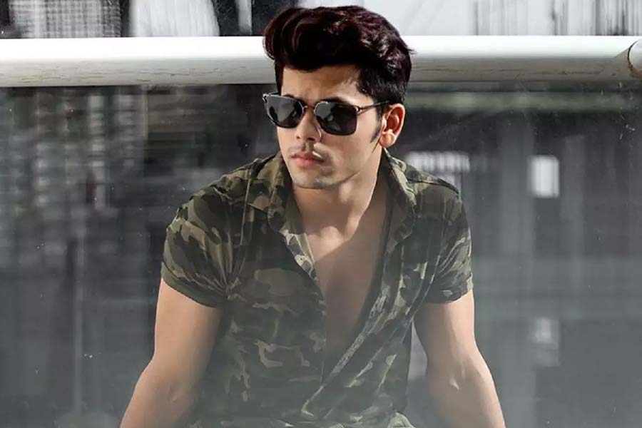 হিন্দি টেলিভিশন জগতের জনপ্রিয় মুখ সিদ্ধার্থ নিগম। জনপ্রিয় ব্র্যান্ডের বিজ্ঞাপনে অভিনয়ের মাধ্যমে কেরিয়ার শুরু করেন তিনি।