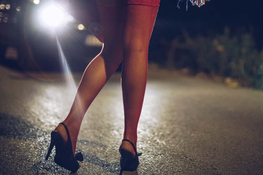 Mumbai police arrested Bhojpuri actress in connection with a sex racket.