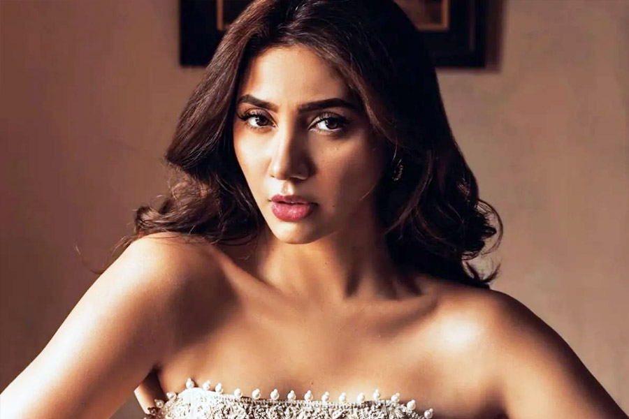 Mahira Khan says people told her to get a nose job in her early days