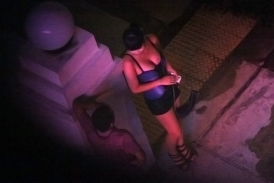 All about Bhojpuri actress Suman Kumari who was arrested for running sex racket.