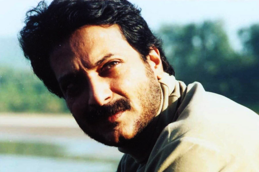 Bollywood actor Milind Gunaji 