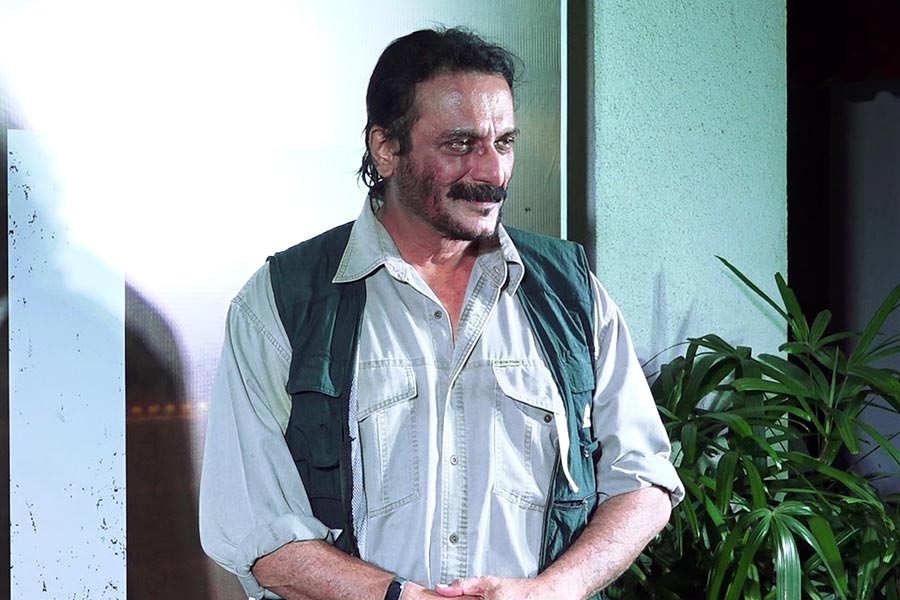 Bollywood actor Milind Gunaji 