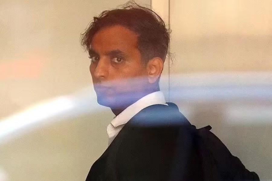 বালেশের দাবি, বিবাহ-বহির্ভূত সম্পর্কেও জড়িয়ে পড়েছিলেন তিনি। কিন্তু সেই সম্পর্ক হঠাৎ ভেঙে যাওয়ায় একাকিত্বে ভুগতে শুরু করেন বলে দাবি করেন বালেশ। 