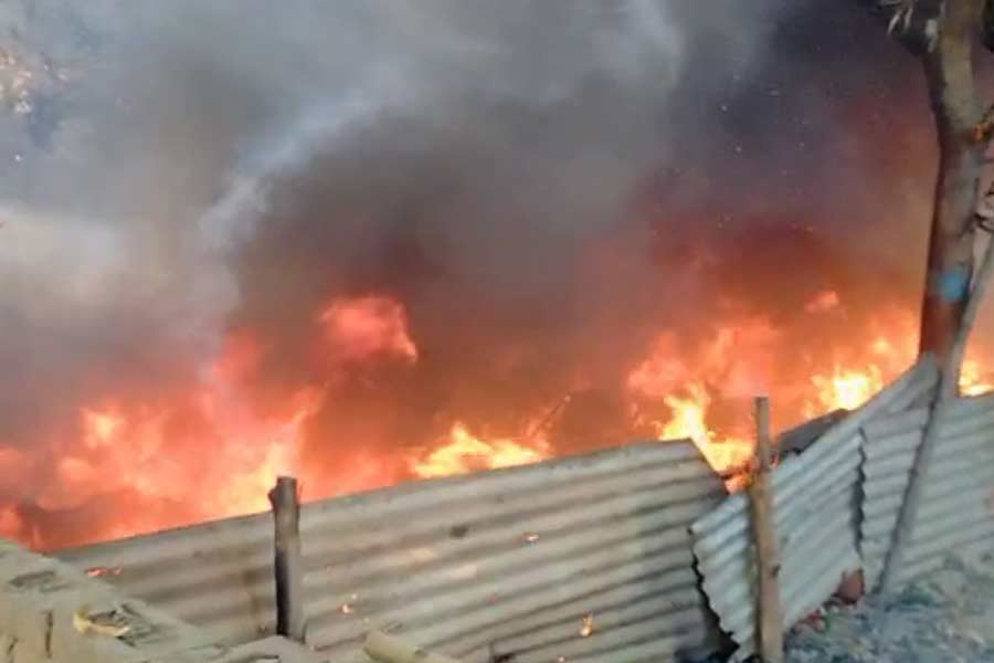 Kaliyaganj police station of Uttar Dinajpur district was set fire by agitators