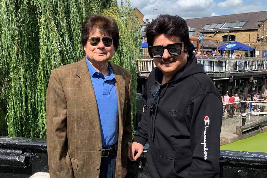 Manhar Udhas with Pankaj Udhas