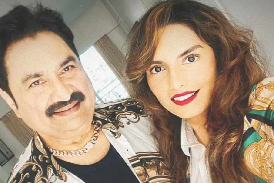 Kumar sanu and his daughter shannon