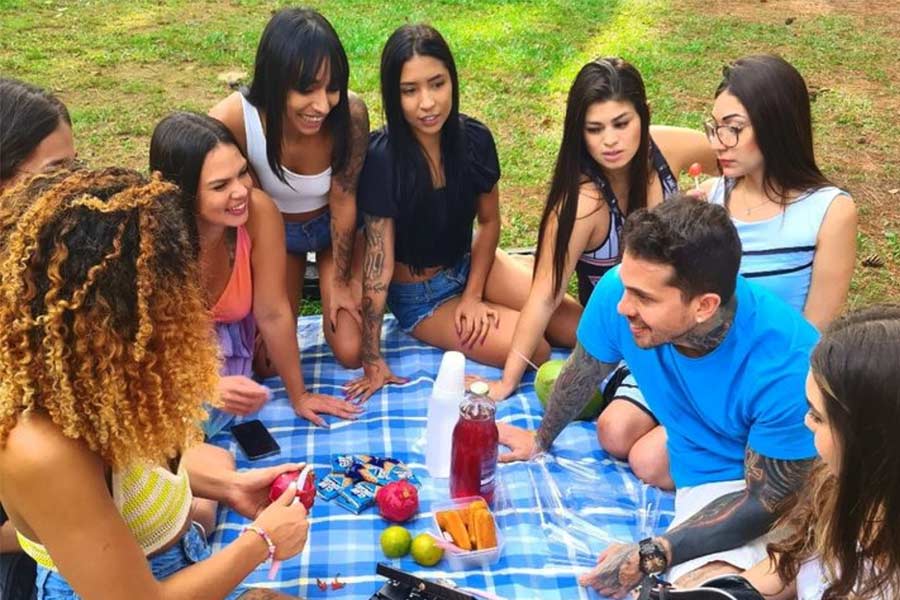 Brazil man made 20ft bed to sleep peacefully with his six wives.