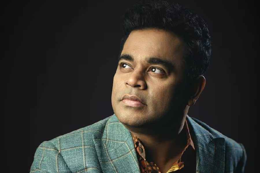 Oscar winning music director AR Rahman asks wife Saira Banu to speak in Tamil instead of Hindi