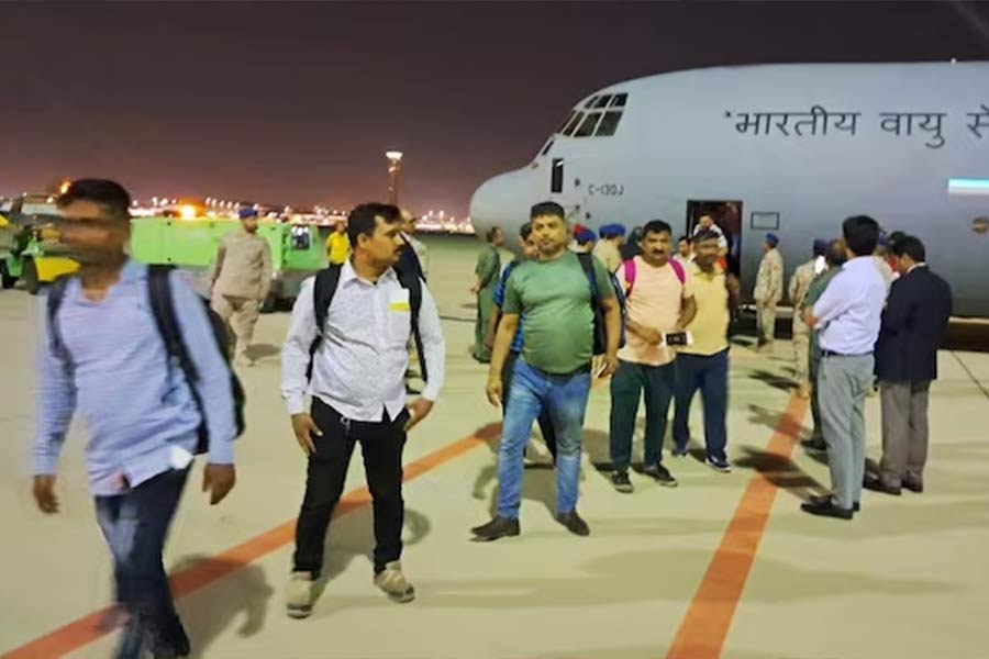 ‘Kept guns on our chest’! Indians returning from Sudan share their experience