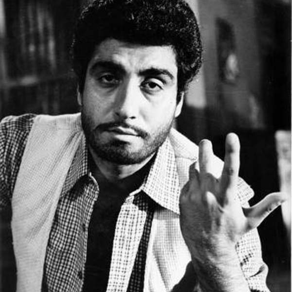 দীপকের দাবি, তাঁর কেরিয়ার নষ্ট না করলে রাজ নিজের কেরিয়ার তৈরি করতে পারতেন না। তাই নিজে সফল হওয়ার জন্য দীপকের কেরিয়ার বরবাদ করে দিয়েছেন রাজ।