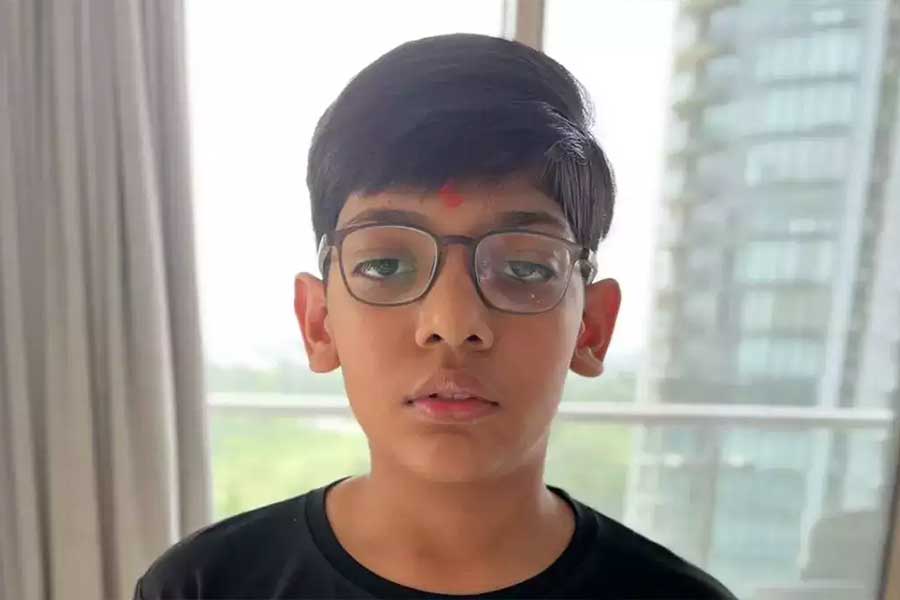 Noida\\\'s 10 year old boy Ayan Gupta Creates History by passing 10th exam.