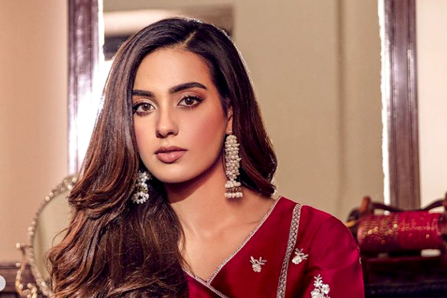 Iqra Aziz, one of the most beautiful and richest Pakistani actress