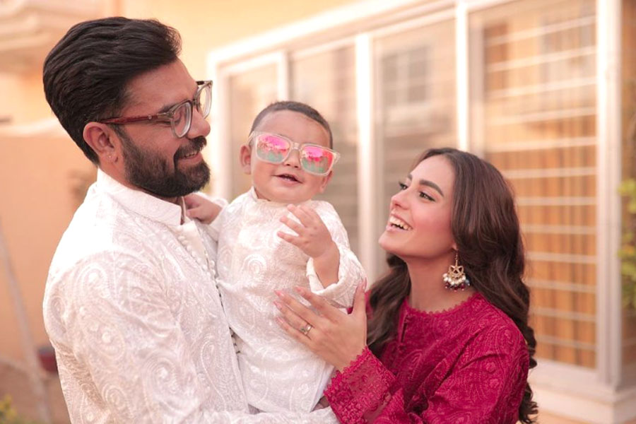 Iqra Aziz with her husband and baby