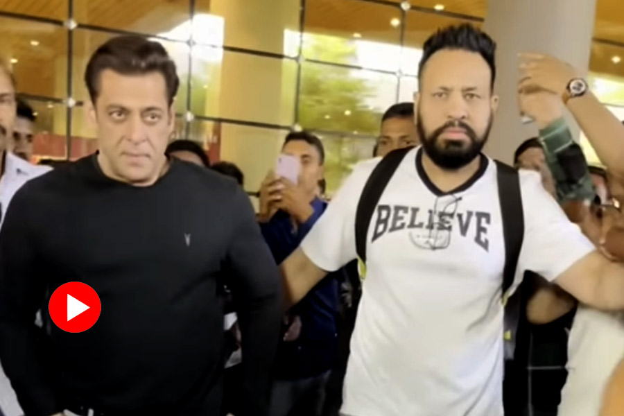 Salman Khan looks upset after fan tries to shake hands with him, bodyguard Shera pushes him