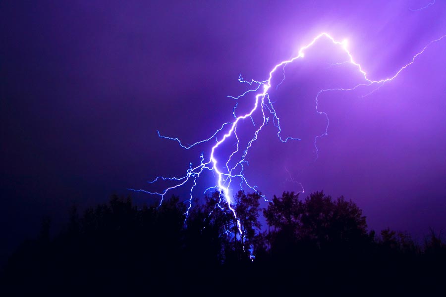 2 died due to lightning in bardhaman 