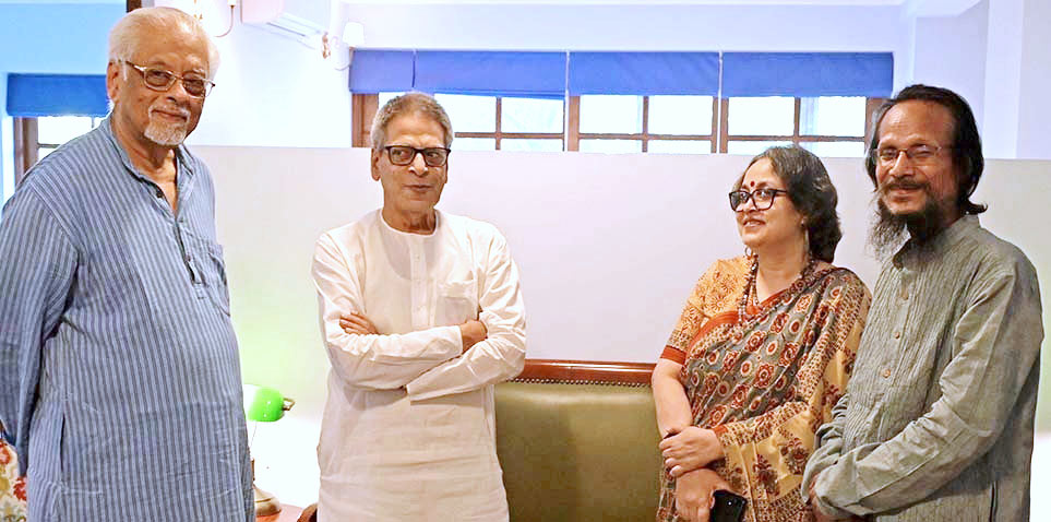 বিচারকমণ্ডলী: পার্থ ঘোষ, নৃসিংহপ্রসাদ ভাদুড়ী, যশোধরা রায়চৌধুরী, আবুল বাশার।