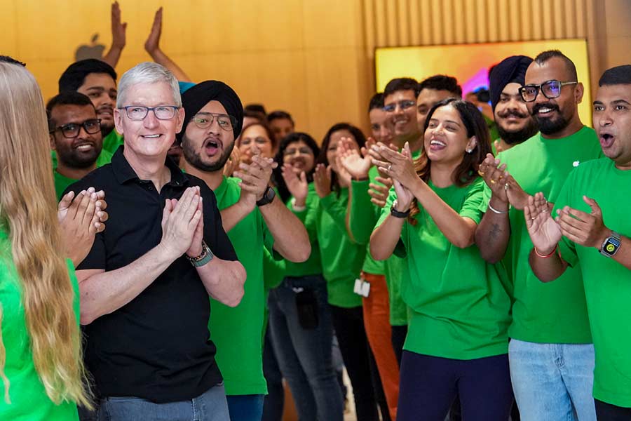 Apple CEO Tim Cook in India for opening Apple stores in Mumbai and Delhi
