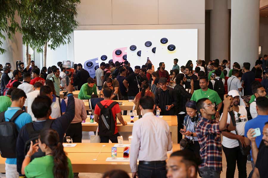 Apple CEO Tim Cook in India for opening Apple stores in Mumbai and Delhi