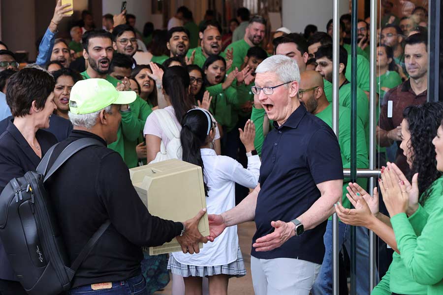 Apple CEO Tim Cook in India for opening Apple stores in Mumbai and Delhi