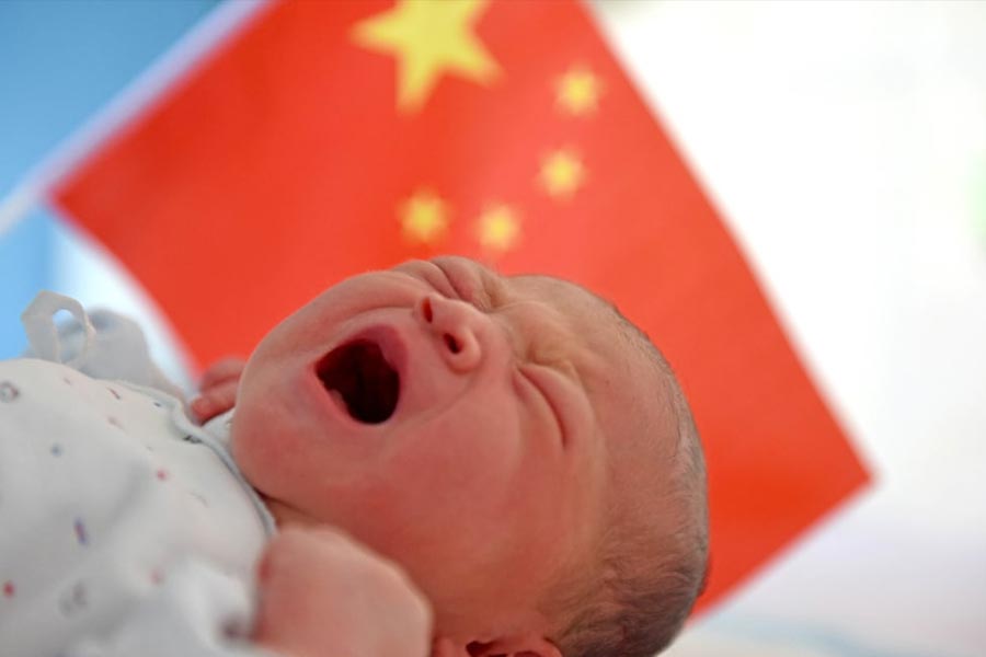 China giving single women access to IVF to address low birth rates