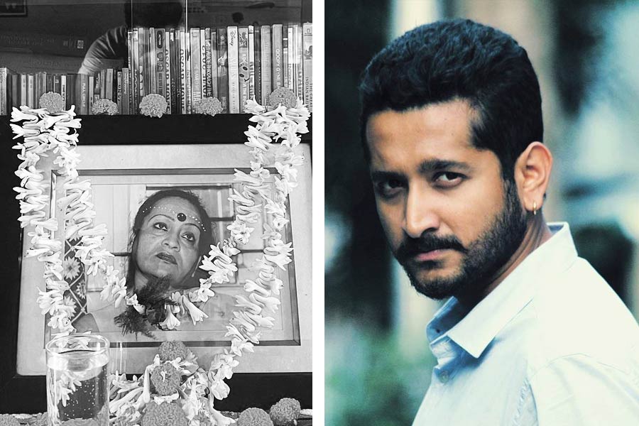 Parambrata on his mother\\\\\\\\\\\\\\\'s death anniversary