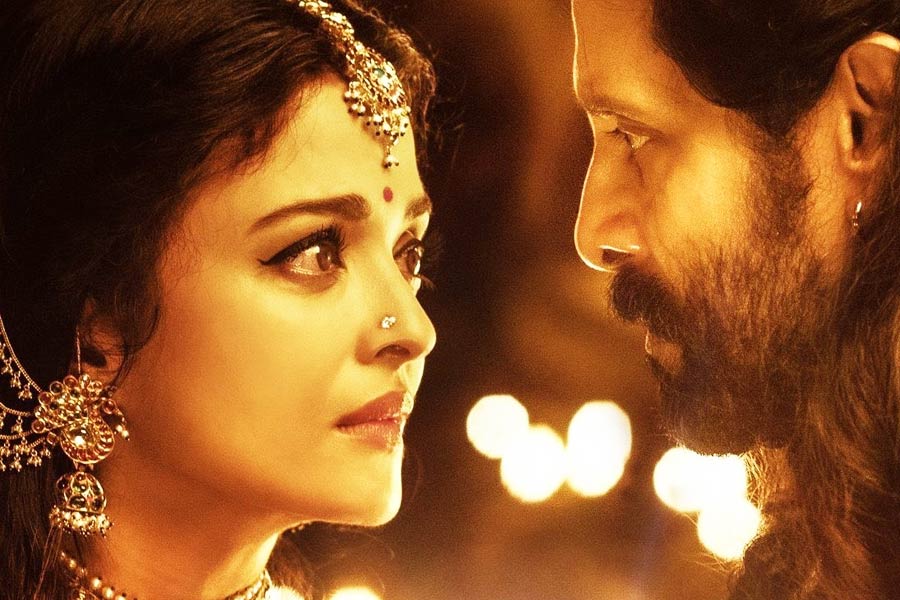 Aishwarya Rai Bachchan and Vikram in Ponniyin Selvan 2