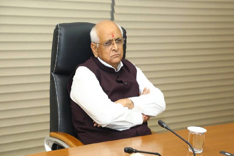 Gujarat officer suspended for dozing off at Chief Ministers event