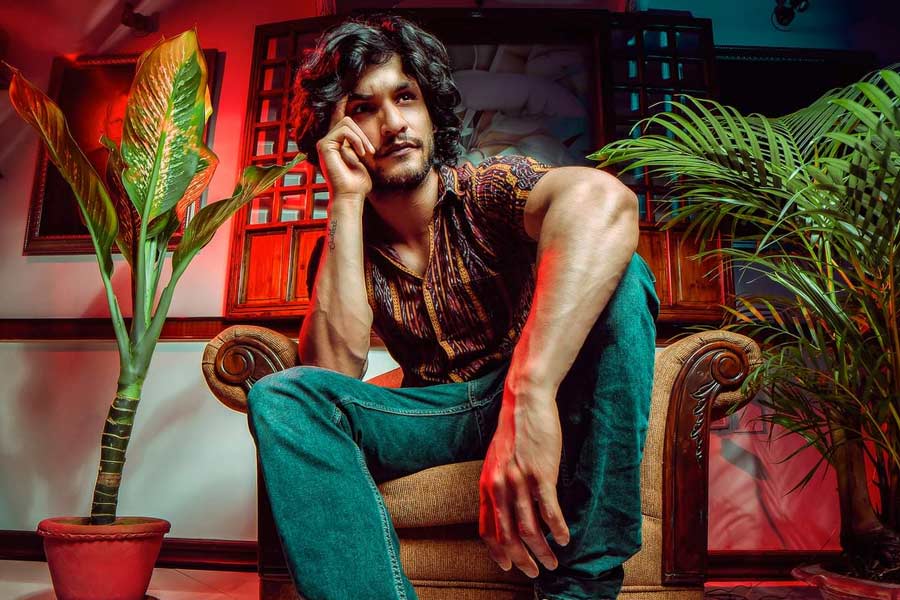 ১১ অগস্ট ডিজনি প্লাস হটস্টারে ‘কম্যান্ডো’ ফিল্ম সিরিজ়ের যে ছবিটি মুক্তি পাবে তাতে নায়কের চরিত্রে দেখা যাবে প্রেম পারিজাকে। এই ছবির মাধ্যমেই বলিপাড়ায় আত্মপ্রকাশ করবেন তিনি।