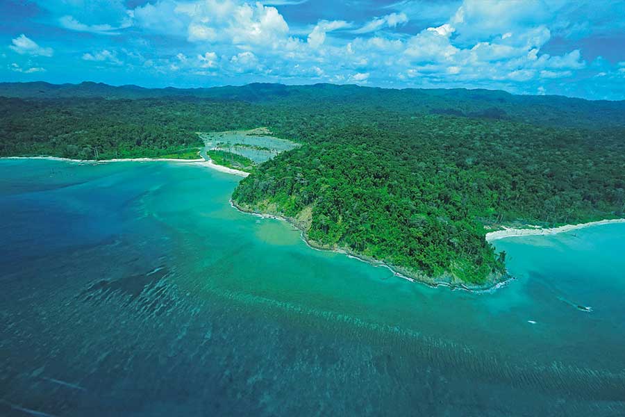 আন্দামান ও নিকোবর দ্বীপপুঞ্জের দক্ষিণতম দ্বীপটির নাম গ্রেট নিকোবর আইল্যান্ড। দক্ষিণ-পূর্ব বঙ্গোপসাগরের এই দ্বীপ ইন্দোনেশিয়ার সুমাত্রা থেকে মাত্র ১৮০ কিলোমিটার দূরে।