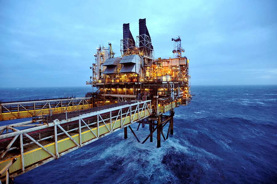 ভারত মহাসাগরের এই অংশটিতে খনিজ তেল এবং গ্যাসের খনিও রয়েছে। এখান থেকে প্রতি বছর বিশ্বের ১৬.৮ শতাংশ তেল এবং ২৭.৯ শতাংশ গ্যাস পাওয়া যায়।