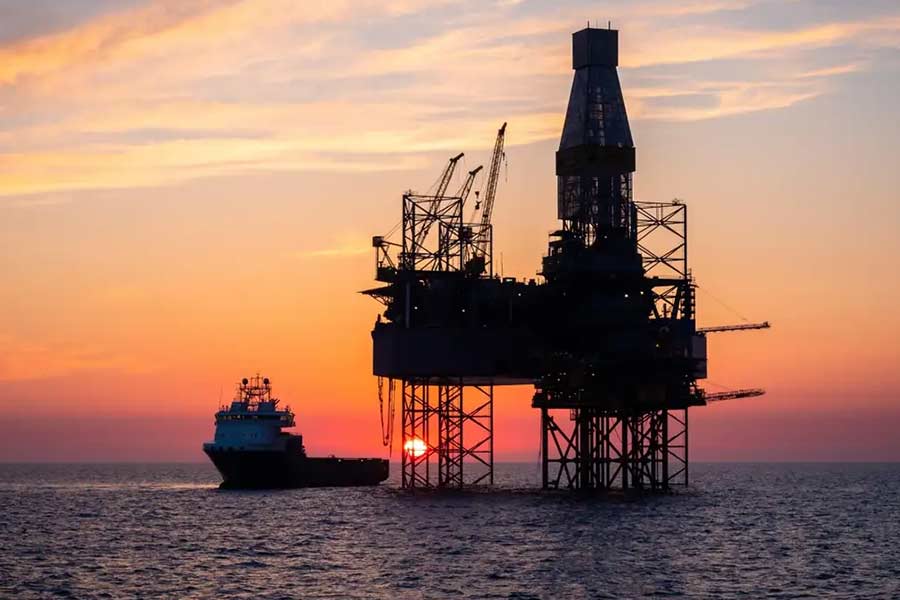 ভারতের খনিজ তেল এবং প্রাকৃতিক গ্যাস আমদানির পথও এটাই। এ ছাড়া, সোনা, রুপো, নিকেল, কোবাল্ট, তামা, দস্তার মতো ধাতুগুলি এই অঞ্চলে পর্যাপ্ত পরিমাণে রয়েছে।