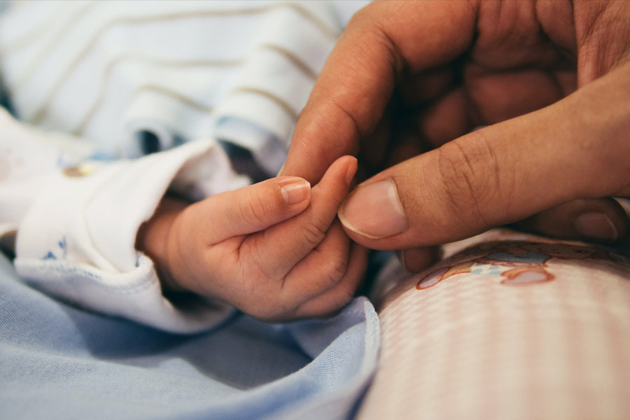 প্রত্যেক বাবা-মা চান তাঁদের সন্তান সুস্থ ভাবে জন্ম নিক। একই ইচ্ছা ছিল কেনিয়ার বাসিন্দা অ্যাগনেসেরও। কিন্তু তাঁর ইচ্ছাপূরণ হল কই?