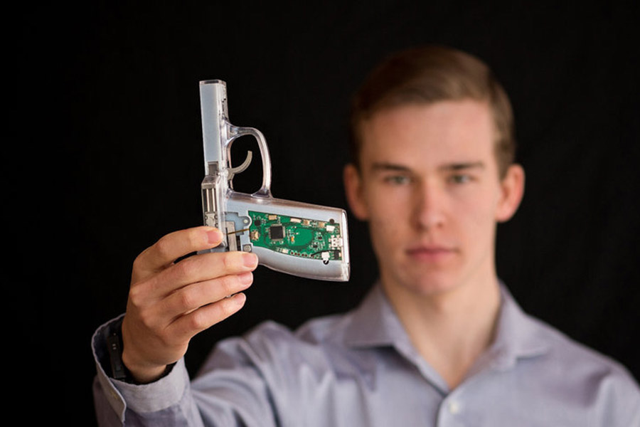 World’s first smart gun has fingerprint technology to decrease the crime rate and misuse