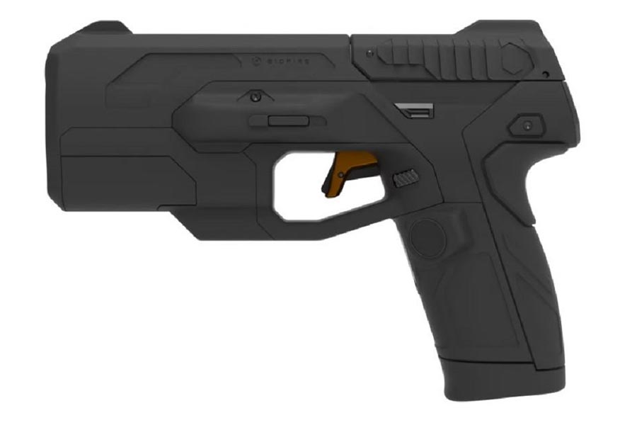 World’s first smart gun has fingerprint technology to decrease the crime rate and misuse